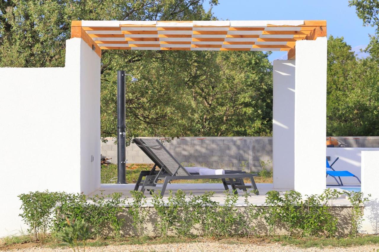 Holidayhouse Alirio With Heated Pool. Vrsi Exterior foto
